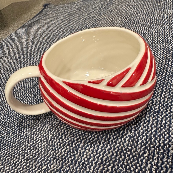 Starbucks 2013 Holiday Peppermint Swirl Red & White Stripe Candy Cane Mug 12oz - Picture 1 of 5
